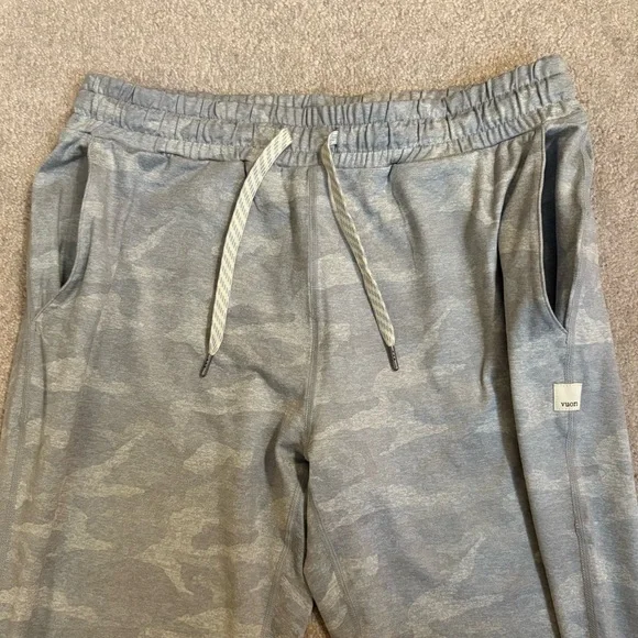 NWOT - Vuori Camo Performance Joggers - Picture 6 of 8